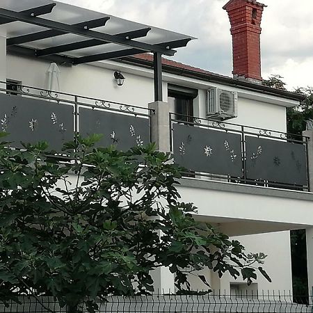 Apartmani Roberta Jurdani Exterior photo