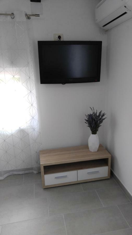 Apartmani Roberta Jurdani Exterior photo