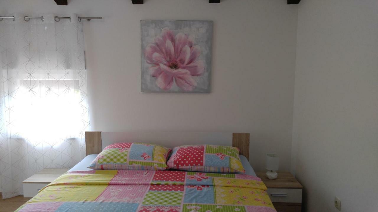 Apartmani Roberta Jurdani Exterior photo
